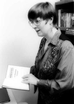 (Photo of Lois McMaster Bujold)